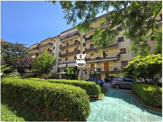 Appartamento in vendita a Salerno, Campania