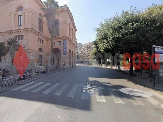 Appartamento in vendita a Salerno, Campania