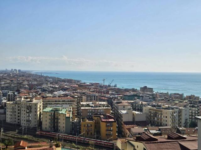 Appartamento in vendita a Salerno