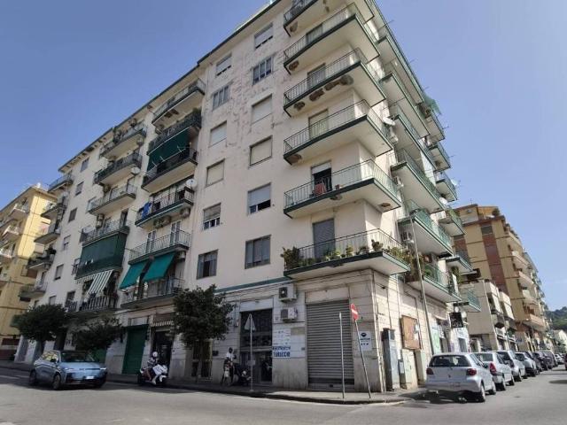 Appartamento in vendita a Salerno, Campania