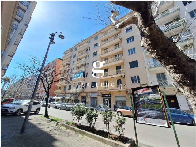 Appartamento in vendita a Salerno, Campania