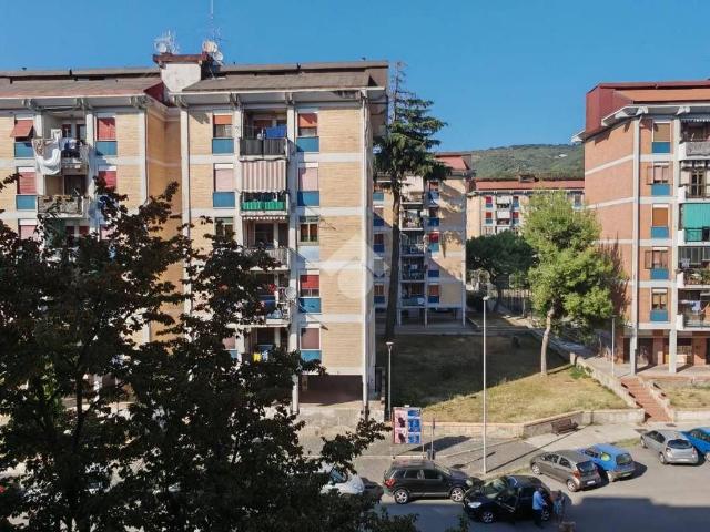 Appartamento in vendita a Salerno, Campania
