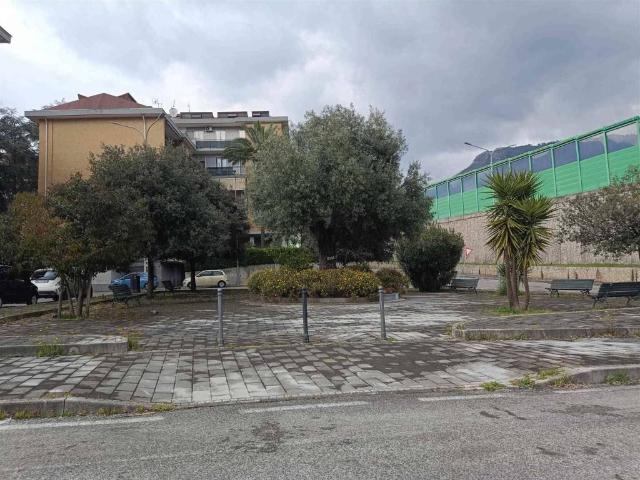 Appartamento in vendita a Salerno, Campania