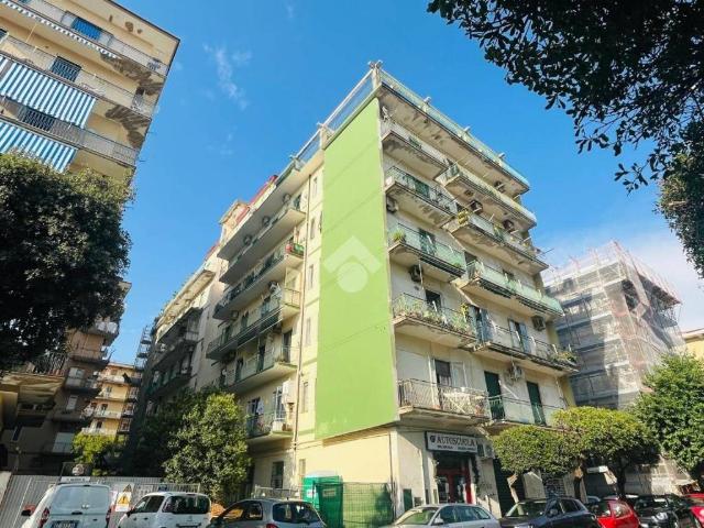 Appartamento in vendita a Salerno, Campania