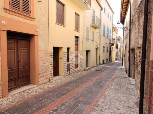 Appartamento in vendita a Salisano, Lazio