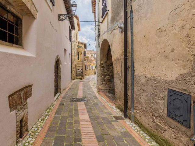 Appartamento in vendita a Salisano, Lazio