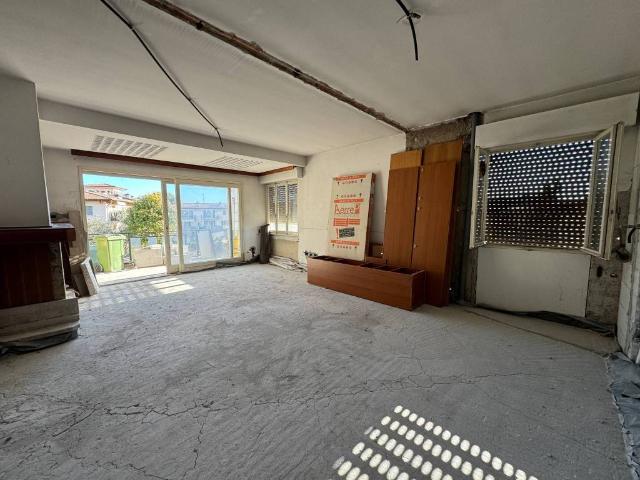 Appartamento in vendita a Comunità Montana Parco Alto Garda bresciano, Salò