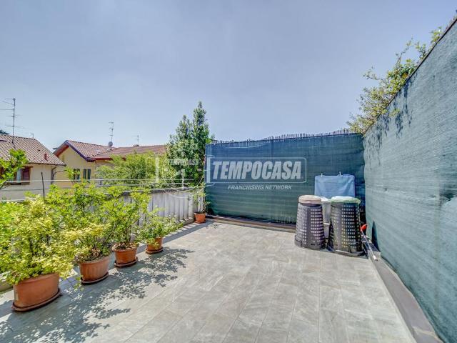 Appartamento in vendita a Samarate, Lombardia