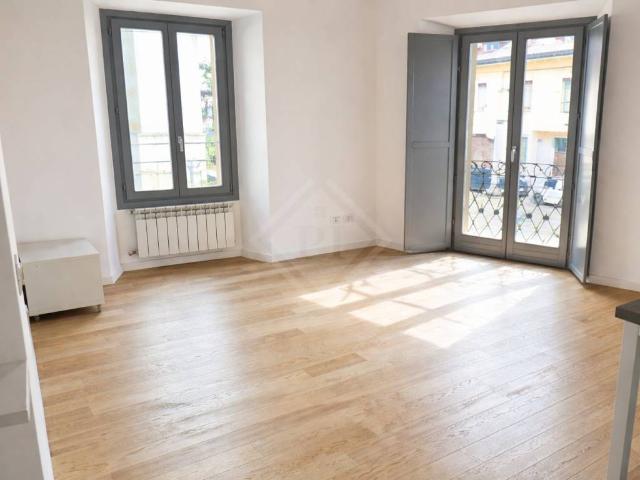 Appartamento in vendita a Samarate, Lombardia