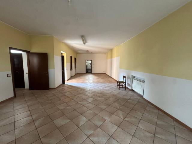 Appartamento in vendita a Samarate, Lombardia