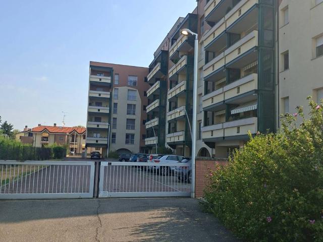 Appartamento in vendita a Samarate, Lombardia