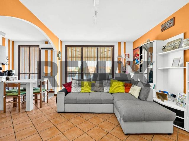 Appartamento in vendita a Samarate, Lombardia