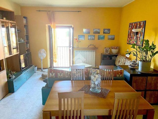 Appartamento in vendita a Samarate, Lombardia