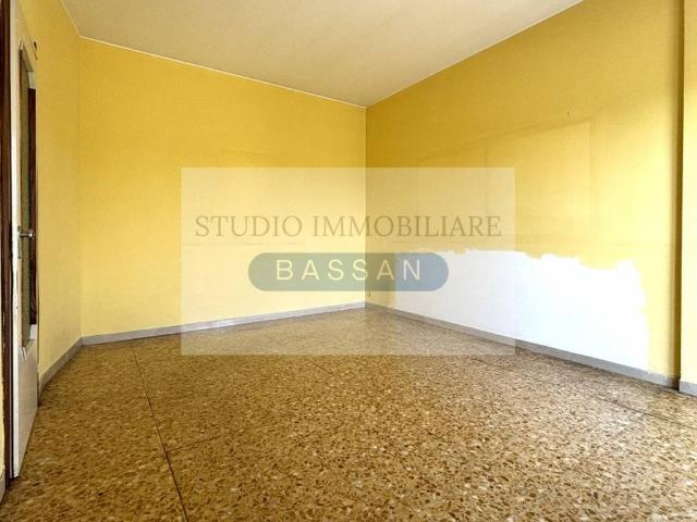 Appartamento in vendita a Samarate, Lombardia
