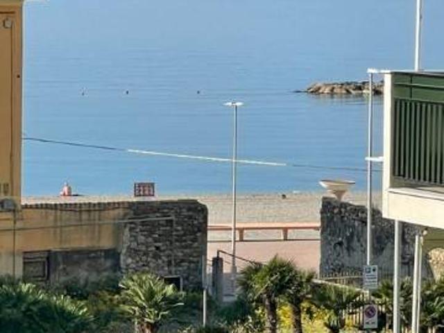 Appartamento in vendita a San Bartolomeo Al Mare, Liguria
