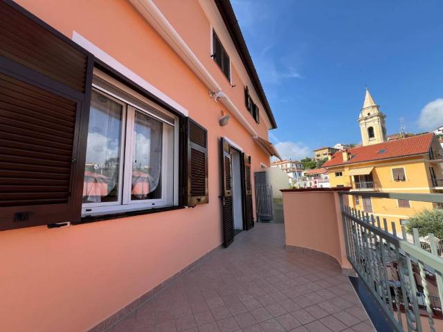 Appartamento in vendita a San Bartolomeo Al Mare, Liguria
