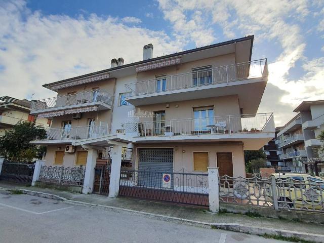 Appartamento in vendita a Sentina, Marche