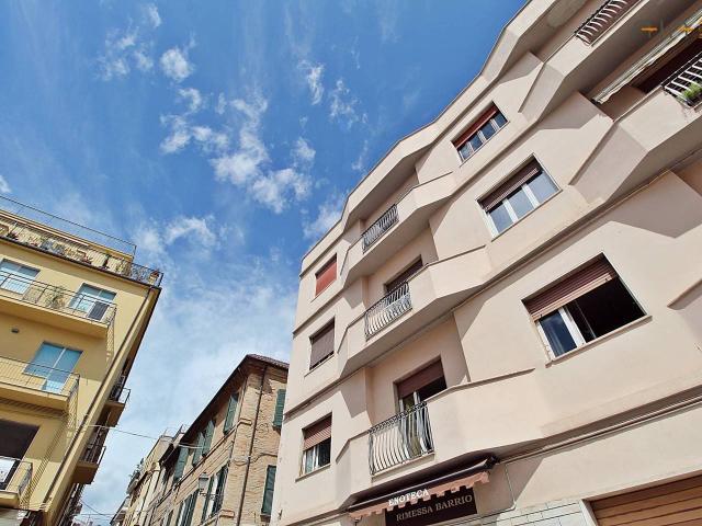 Appartamento in vendita a Paese Alto, Marche