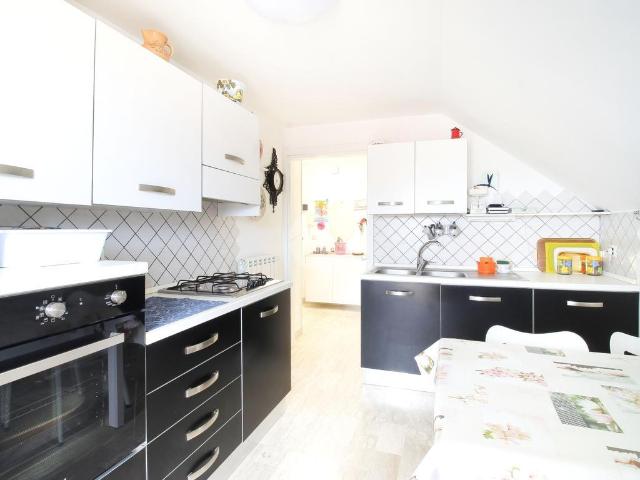 Appartamento in vendita a Sentina, Marche