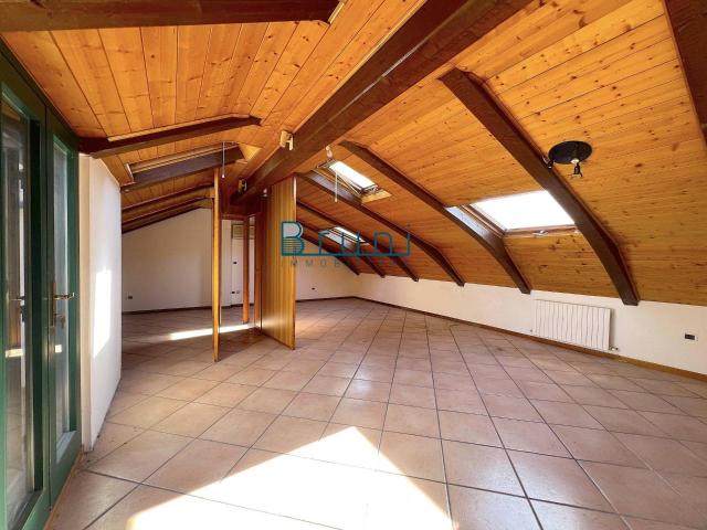 Appartamento in vendita a Marina centro, Marche