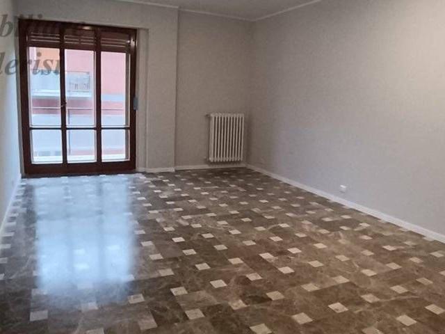 Appartamento in vendita a Marina centro, Marche