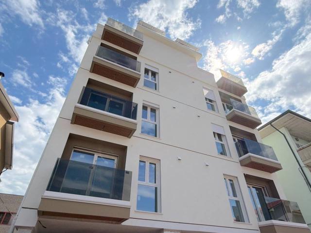Appartamento in vendita a Porto d'Ascoli centro, Marche