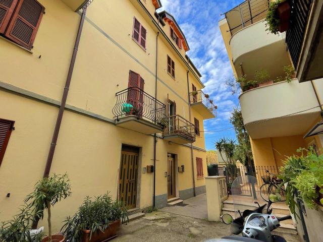 Appartamento in vendita a Marina di sotto, Marche