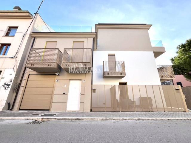 Appartamento in vendita a Marina centro, Marche