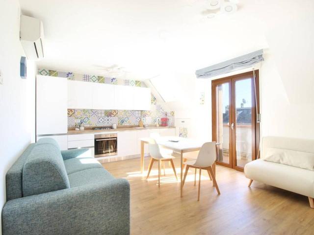 Appartamento in vendita a Sentina, Marche
