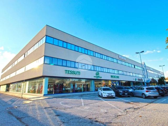 Loft in vendita a Porto d'Ascoli centro, Marche