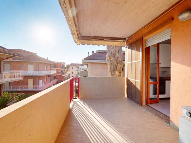 Appartamento in vendita a Mare, Marche