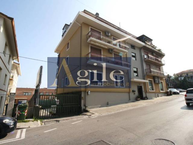 Appartamento in vendita a Marina di sotto, Marche