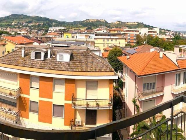 Appartamento in vendita a Marina di sotto, Marche