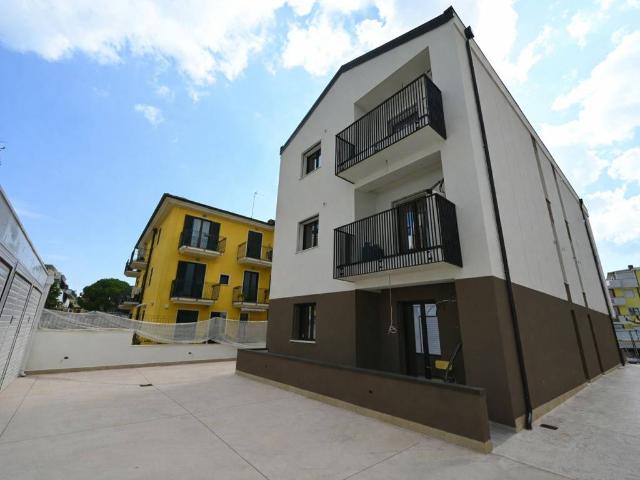 Appartamento in vendita a Marina centro, Marche