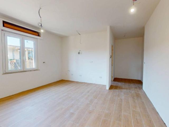 Appartamento in vendita a Porto d'Ascoli centro, Marche