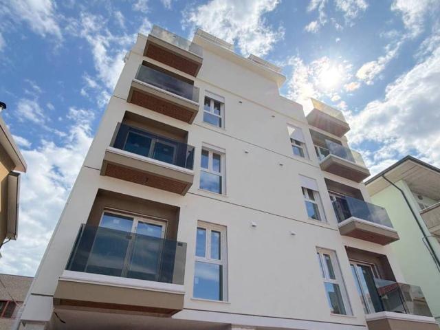 Appartamento in vendita a Porto d'Ascoli centro, Marche