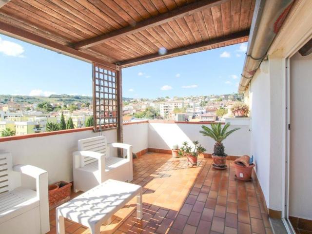 Appartamento in vendita a Marina centro, Marche