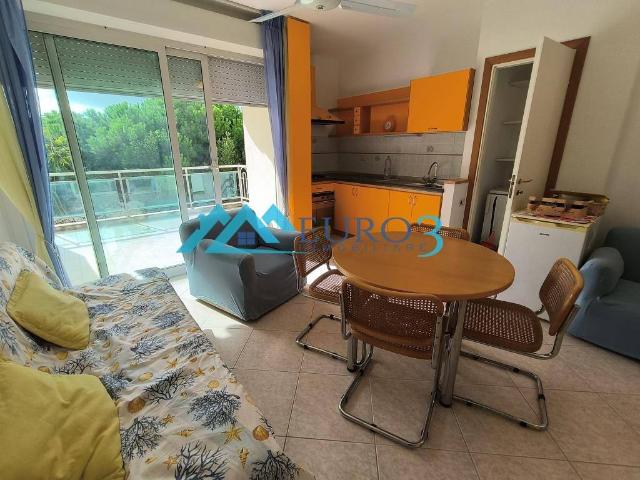 Appartamento in vendita a Mare, Marche