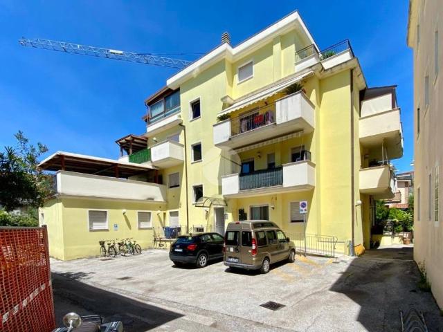 Appartamento in vendita a Marina di sotto, Marche