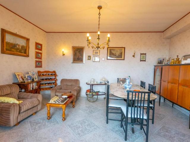 Appartamento in vendita a Albula centro, Marche