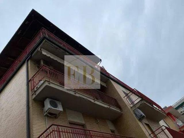 Appartamento in vendita a Mare, Marche