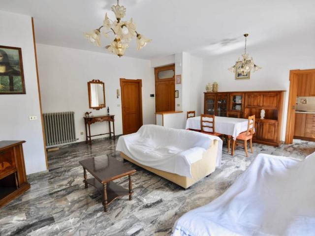Appartamento in vendita a Mare, Marche