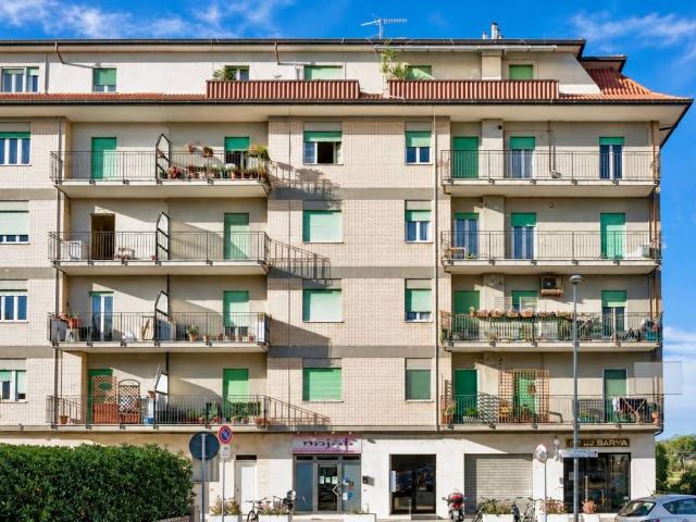 Appartamento in vendita a Sentina, Marche
