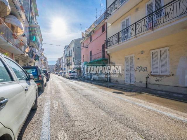 Appartamento in vendita a Marina centro, Marche