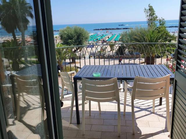 Appartamento in vendita a Mare, Marche