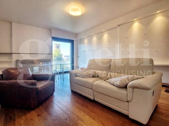 Appartamento in vendita a Marina centro, Marche