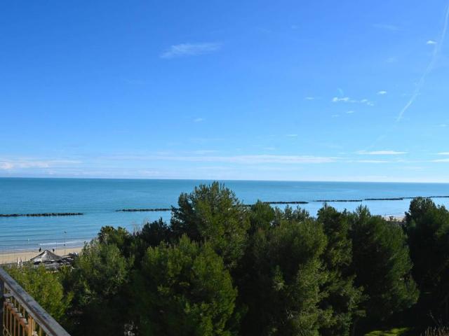 Appartamento in vendita a Marina di sotto, Marche