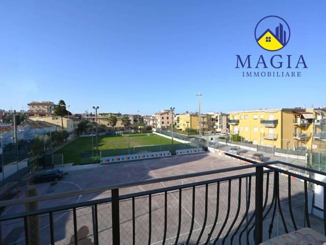 Appartamento in vendita a Porto d'Ascoli centro, Marche