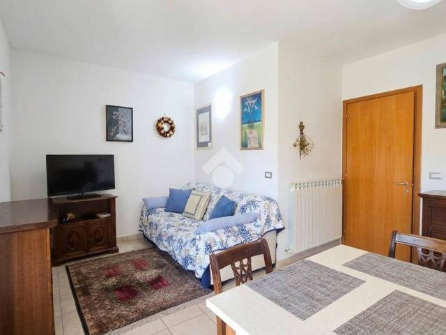 Appartamento in vendita a Paese Alto, Marche