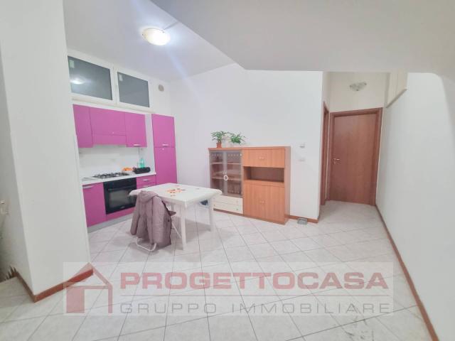 Appartamento in vendita a Marina centro, Marche